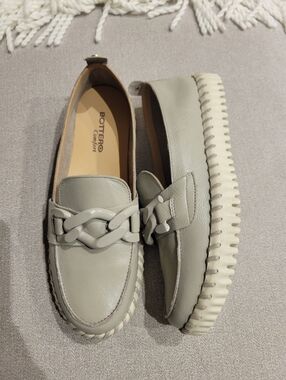 New Leather Loafers Espadrilles Size 8